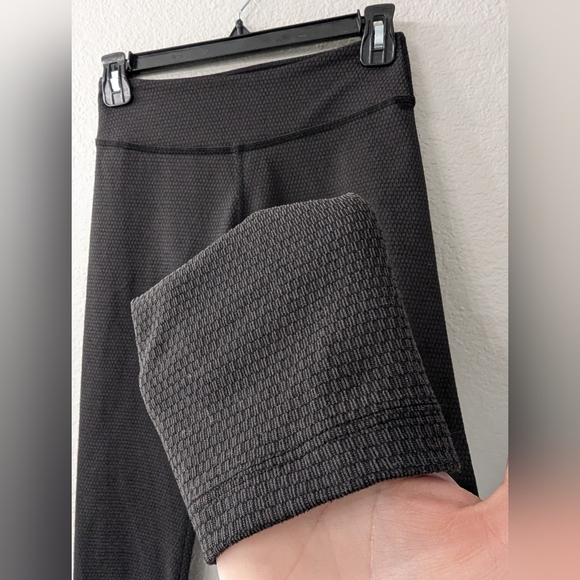 Beyond Yoga Textured Mid Rise Leggings - Picture 6 of 10